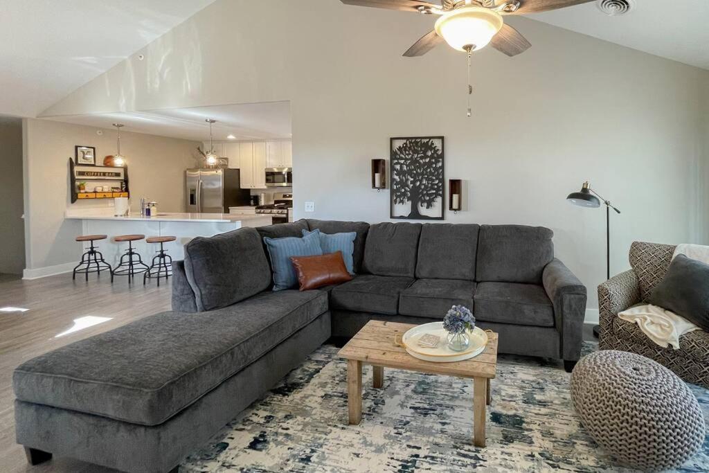 New Beautiful 3 Bedroom Condo In Bettendorf Luaran gambar