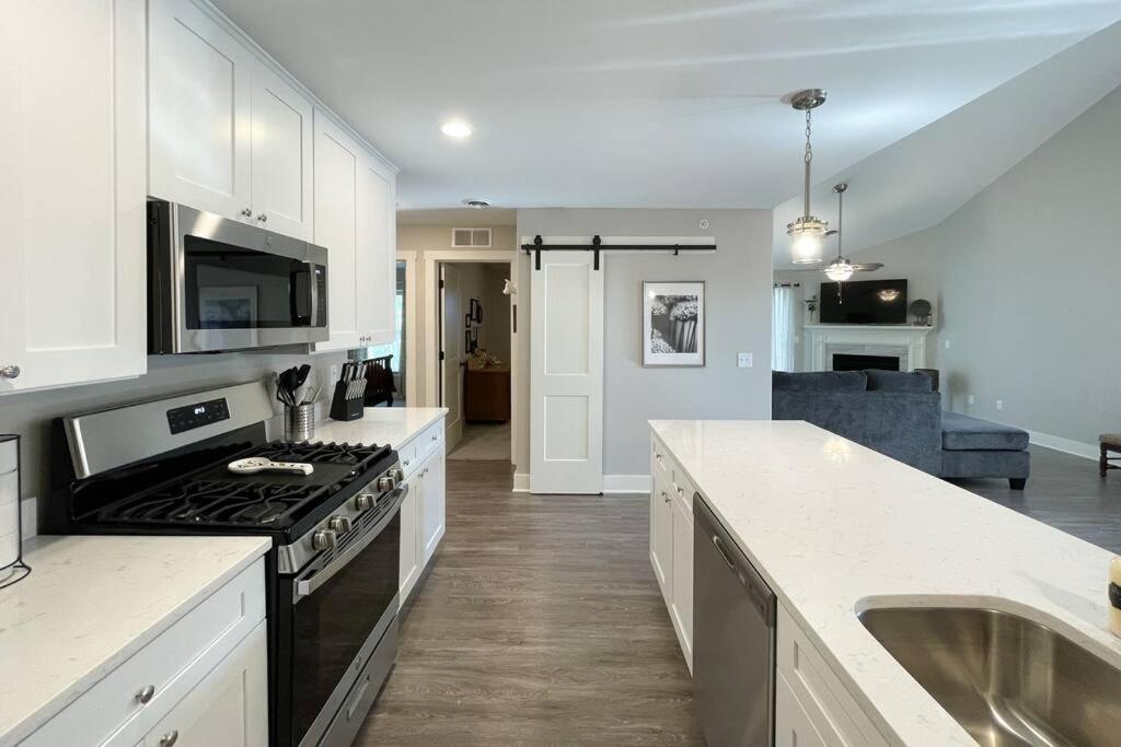New Beautiful 3 Bedroom Condo In Bettendorf Luaran gambar